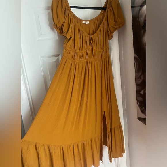 Never worn Blush Dress - Picture 1 of 8